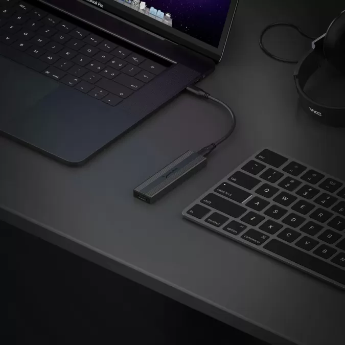 SABRENT USB TYPE-C TOOL-FREE ENCLOSURE FOR M.2 PCIE NVMe And SATA SSDs ( EC-SNVE) SABRENT USB TYPE-C TOOL-FREE ENCLOSURE FOR M.2 PCIE NVMe And SATA SSDs ( EC-SNVE)